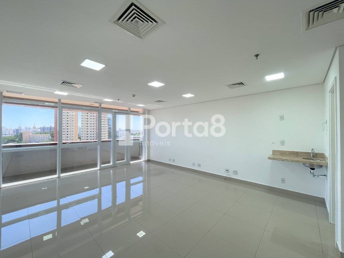 Sala Comercial 40m² na Vila São José com estacionamento disponível